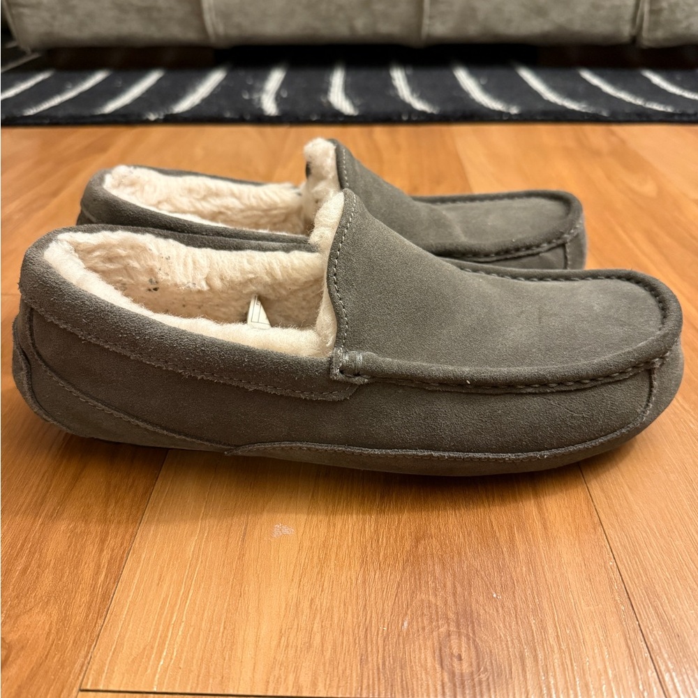 Men's Ugg Gray Suede Slippers with Faux Fur Lining